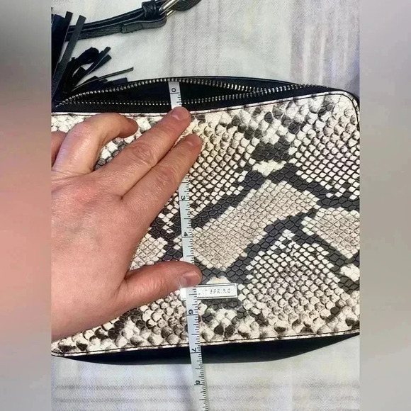 🌸 Call it  Spring 🌸 crossbody bag 🌸 - Picture 3 of 7